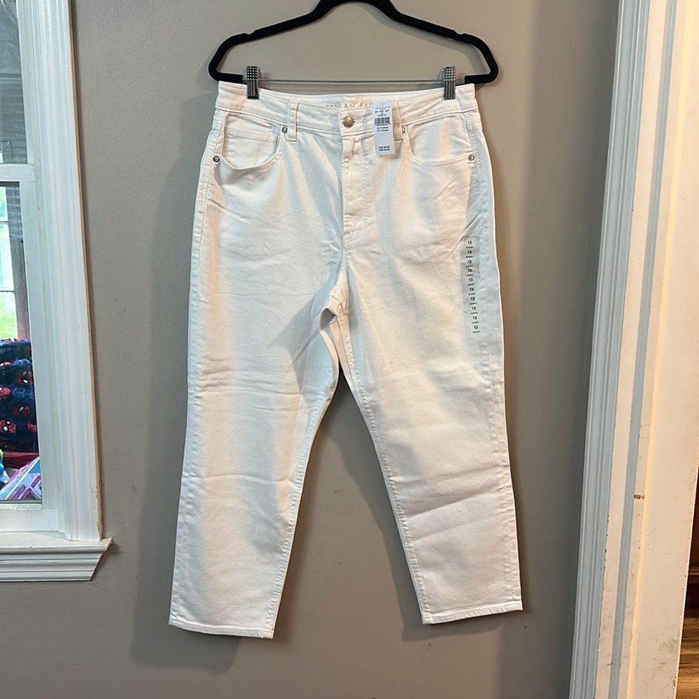 NWT American Eagle White Mom Jeans